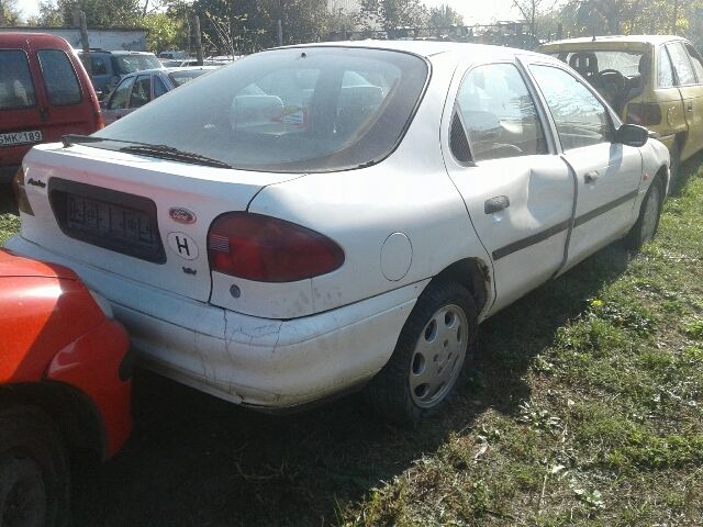 bontott FORD MONDEO I Bal első Gumikéder