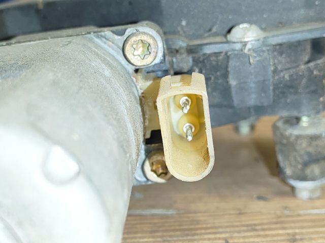 bontott FORD MONDEO I Bal hátsó Ablakemelő Szerkezet (Elektromos)