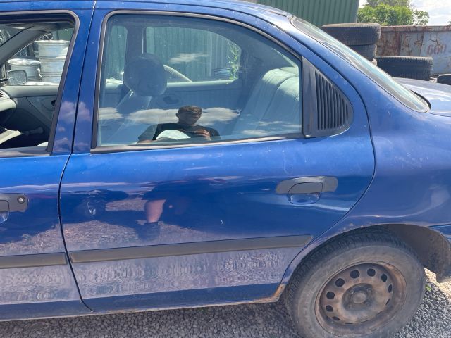 bontott FORD MONDEO I Bal hátsó Ajtó (Üres lemez)