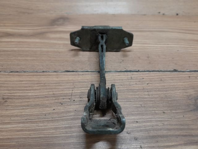 bontott FORD MONDEO I Bal hátsó Ajtóhatároló