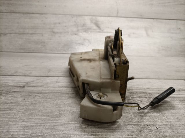 bontott FORD MONDEO I Bal hátsó Ajtózár