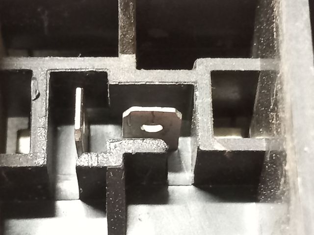 bontott FORD MONDEO I Bal hátsó Hangszóró