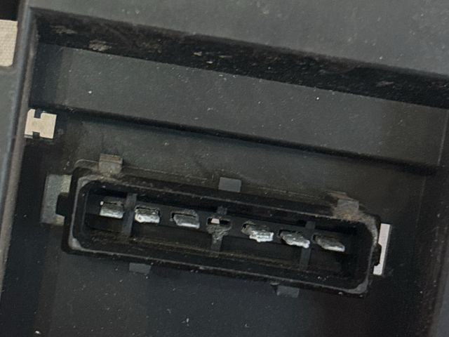 bontott FORD MONDEO I Bal Hátsó Lámpa Foglalat