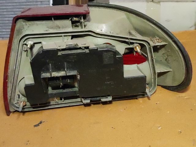 bontott FORD MONDEO I Bal Hátsó Lámpa