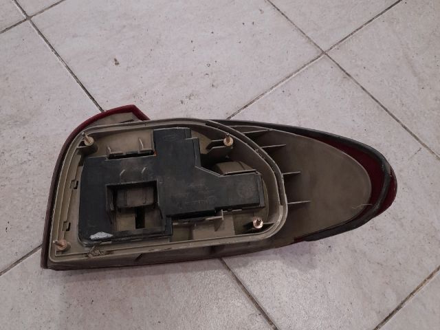 bontott FORD MONDEO I Bal Külső Hátsó Lámpa