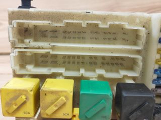 bontott FORD MONDEO I Biztosítéktábla Utastér