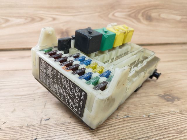 bontott FORD MONDEO I Biztosítéktábla Utastér