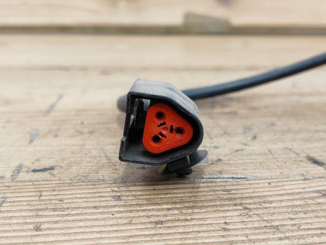 bontott FORD MONDEO I Csomagtérajtó Zárszerkezet