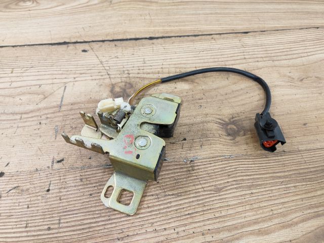 bontott FORD MONDEO I Csomagtérajtó Zárszerkezet