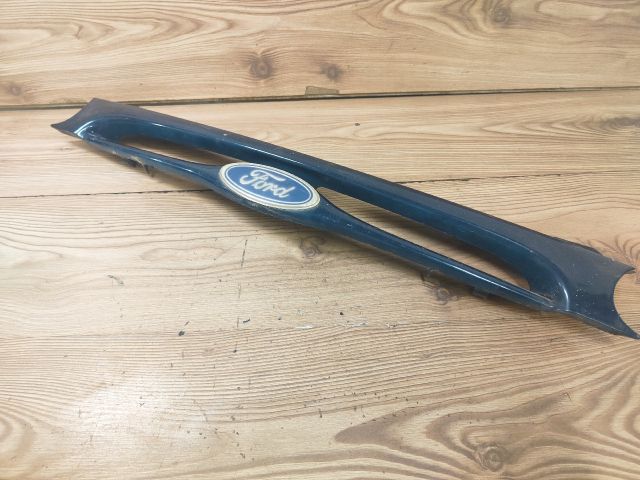 bontott FORD MONDEO I Hűtőrács