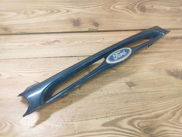 bontott FORD MONDEO I Hűtőrács