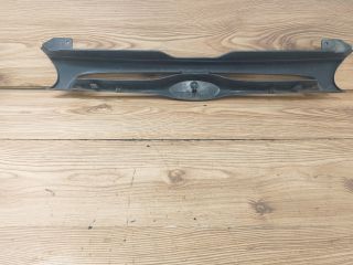 bontott FORD MONDEO I Hűtőrács