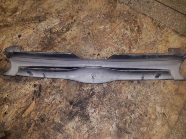 bontott FORD MONDEO I Hűtőrács