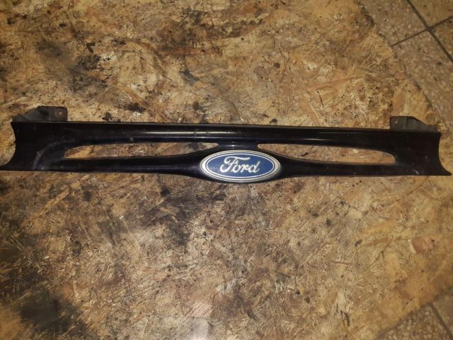 bontott FORD MONDEO I Hűtőrács