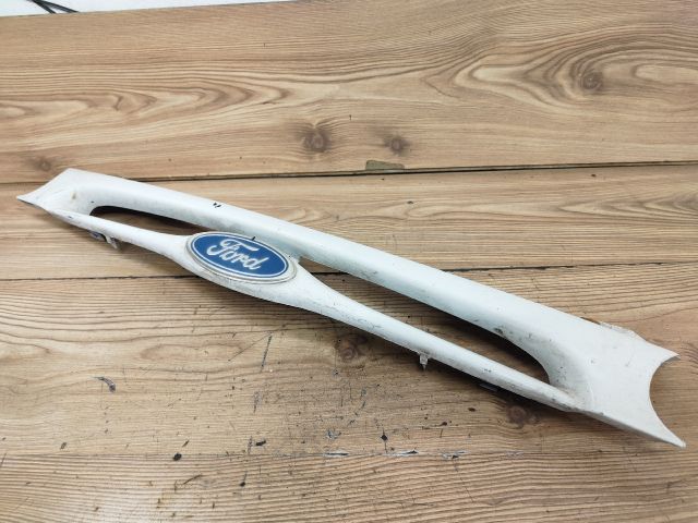 bontott FORD MONDEO I Hűtőrács