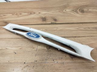 bontott FORD MONDEO I Hűtőrács