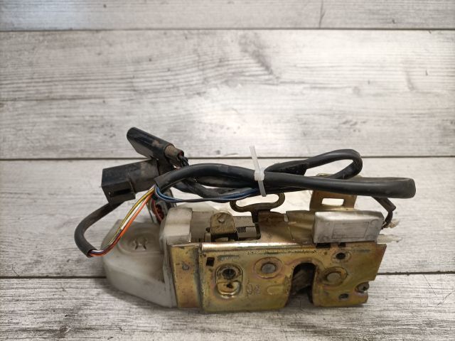 bontott FORD MONDEO I Jobb első Ajtózár