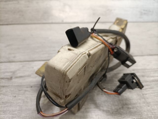 bontott FORD MONDEO I Jobb első Ajtózár