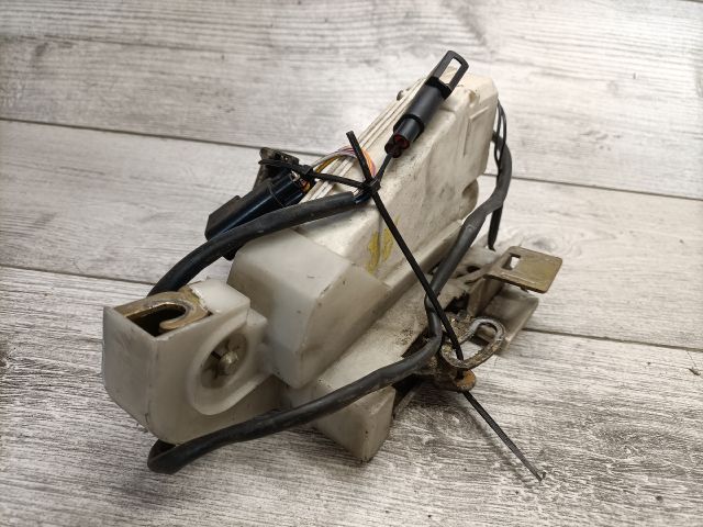 bontott FORD MONDEO I Jobb első Ajtózár