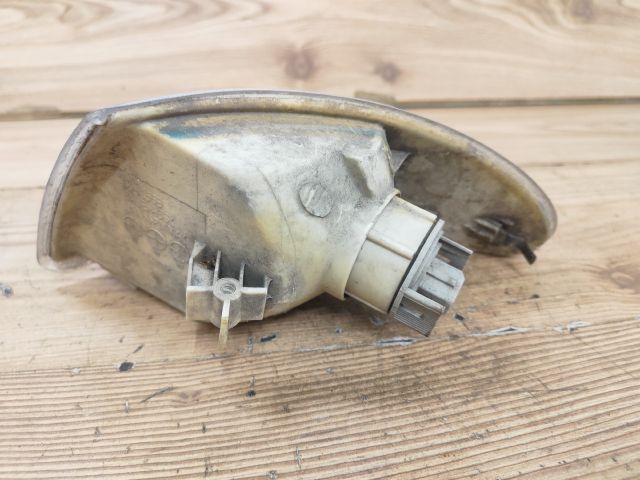 bontott FORD MONDEO I Jobb első Irányjelző