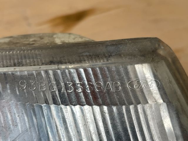 bontott FORD MONDEO I Jobb első Irányjelző