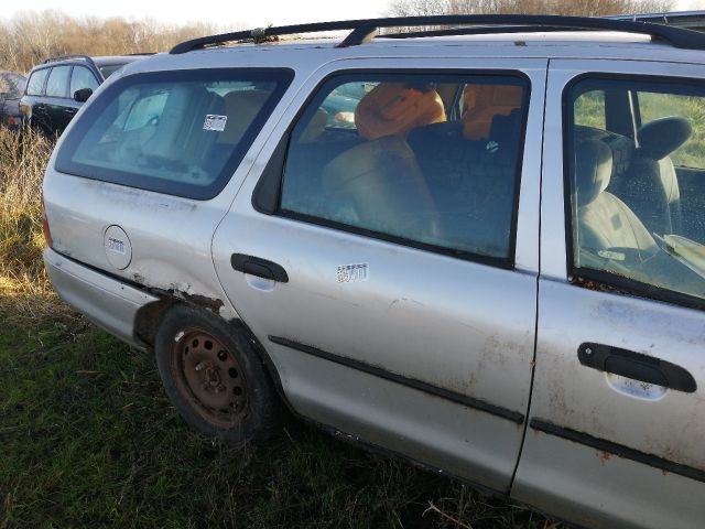 bontott FORD MONDEO I Jobb hátsó Ajtó (Részeivel)