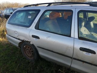 bontott FORD MONDEO I Jobb hátsó Ajtó (Részeivel)