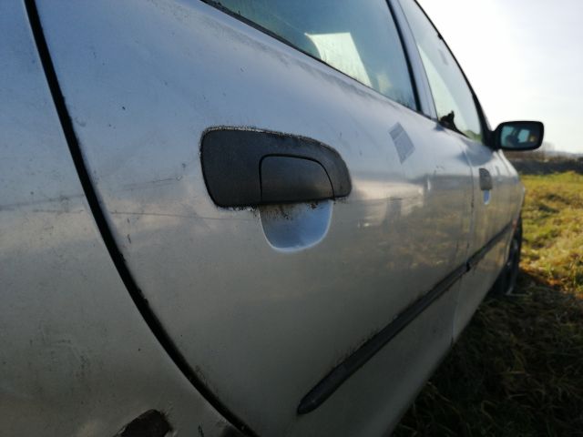 bontott FORD MONDEO I Jobb hátsó Ajtó (Részeivel)