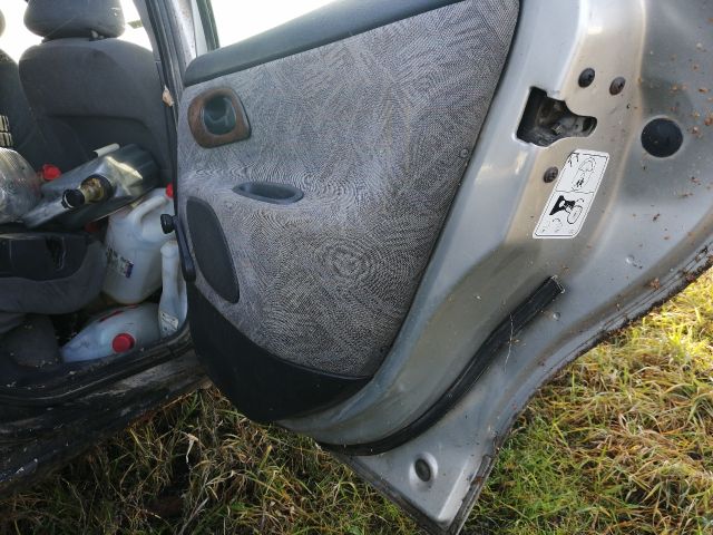 bontott FORD MONDEO I Jobb hátsó Ajtó (Részeivel)