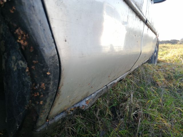 bontott FORD MONDEO I Jobb hátsó Ajtó (Részeivel)