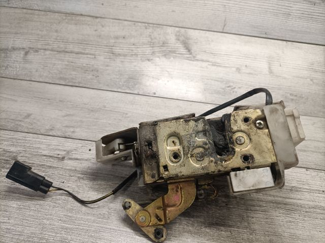 bontott FORD MONDEO I Jobb hátsó Ajtózár