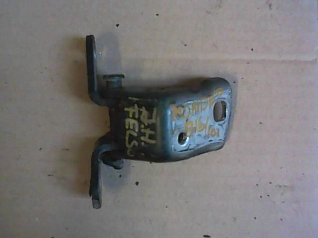 bontott FORD MONDEO I Jobb hátsó Felső Zsanér