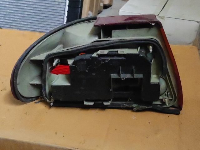 bontott FORD MONDEO I Jobb Hátsó Lámpa