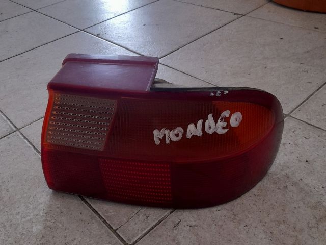 bontott FORD MONDEO I Jobb Külső Hátsó Lámpa