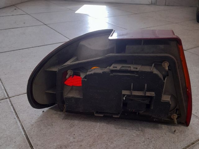 bontott FORD MONDEO I Jobb Külső Hátsó Lámpa