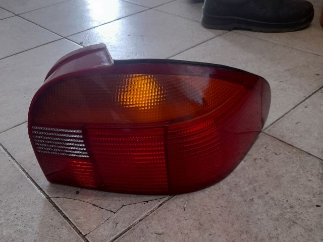 bontott FORD MONDEO I Jobb Külső Hátsó Lámpa