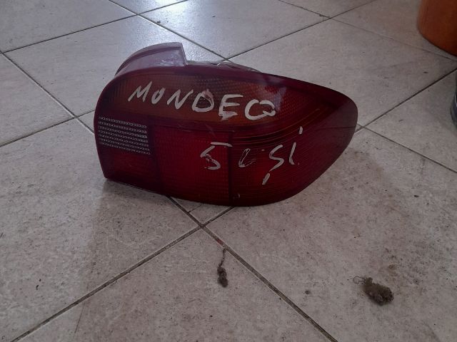 bontott FORD MONDEO I Jobb Külső Hátsó Lámpa