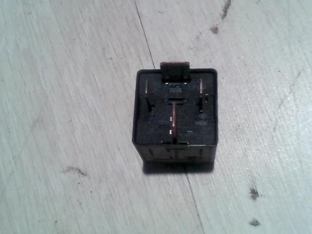 bontott FORD MONDEO I Relé