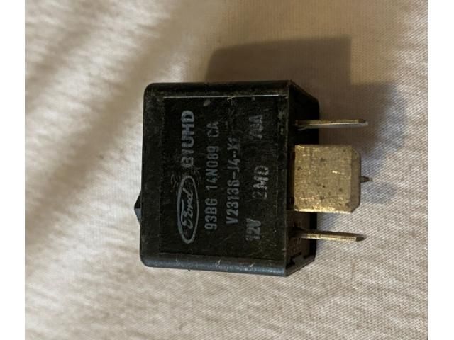 bontott FORD MONDEO I Relé