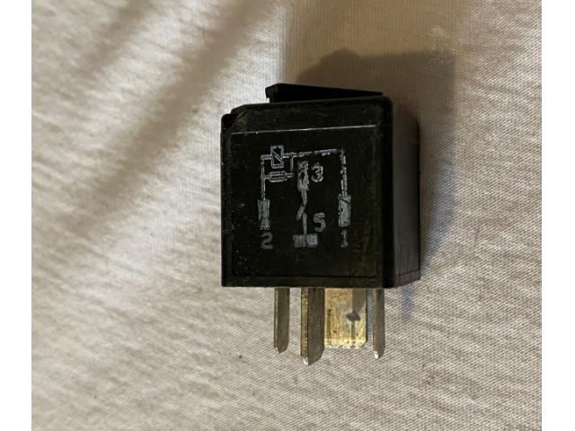 bontott FORD MONDEO I Relé