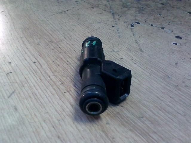 bontott FORD MONDEO II Porlasztó (1 db)