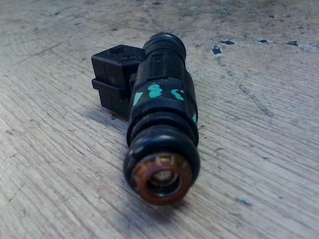 bontott FORD MONDEO II Porlasztó (1 db)