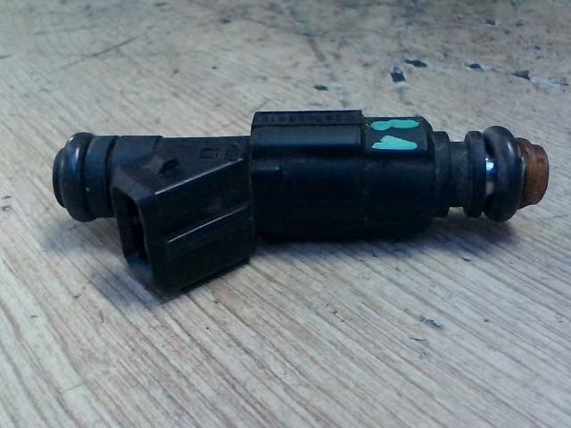 bontott FORD MONDEO II Porlasztó (1 db)