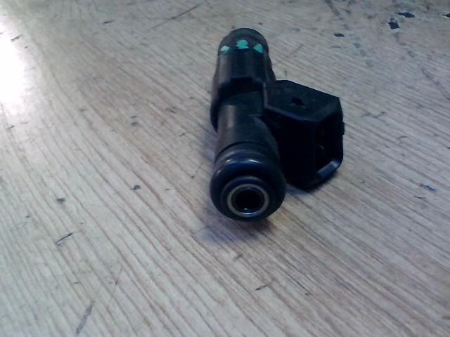 bontott FORD MONDEO II Porlasztó (1 db)