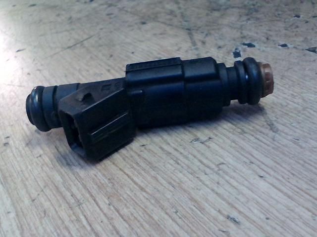 bontott FORD MONDEO II Porlasztó (1 db)