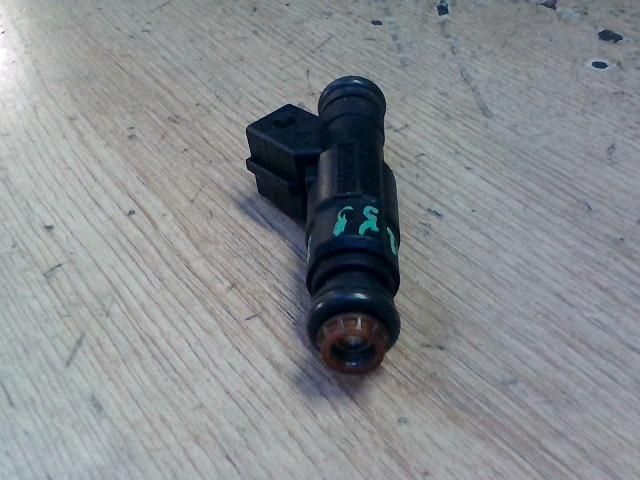 bontott FORD MONDEO II Porlasztó (1 db)