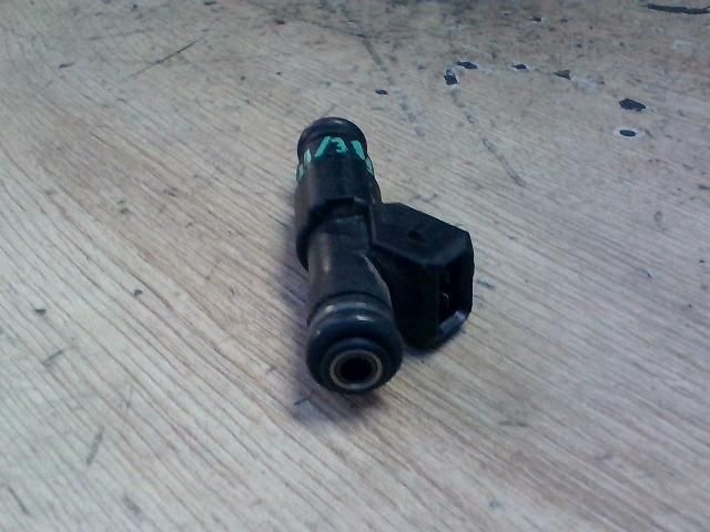 bontott FORD MONDEO II Porlasztó (1 db)