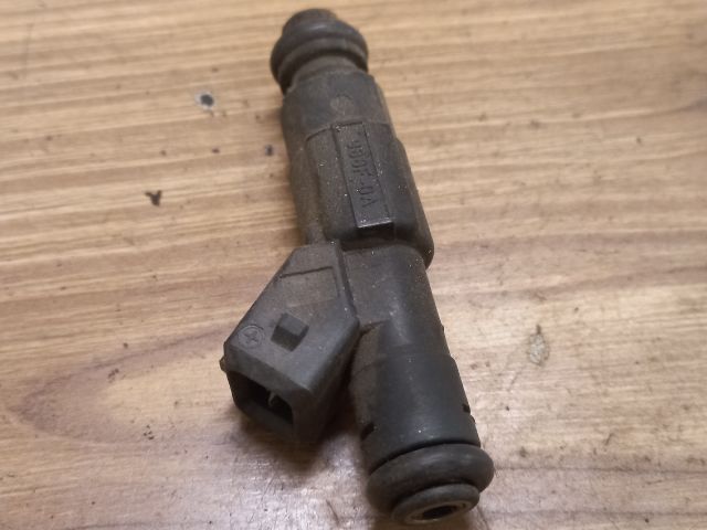 bontott FORD MONDEO II Porlasztó (1 db)