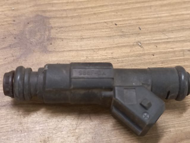 bontott FORD MONDEO II Porlasztó (1 db)