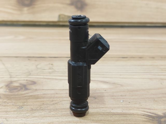 bontott FORD MONDEO II Porlasztó (1 db)